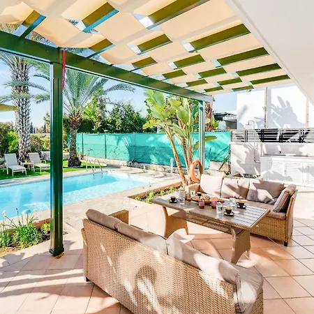 Poseidon Gardens By Ezoria Villa Larnaca