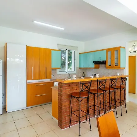 Poseidon Gardens By Ezoria Villa *