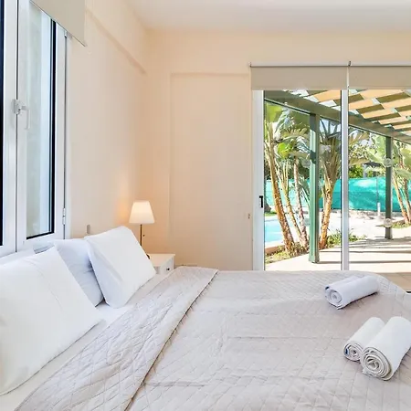 Poseidon Gardens By Ezoria Villa