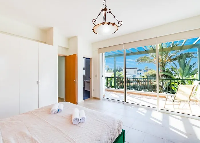 Villa Poseidon Gardens By Ezoria *